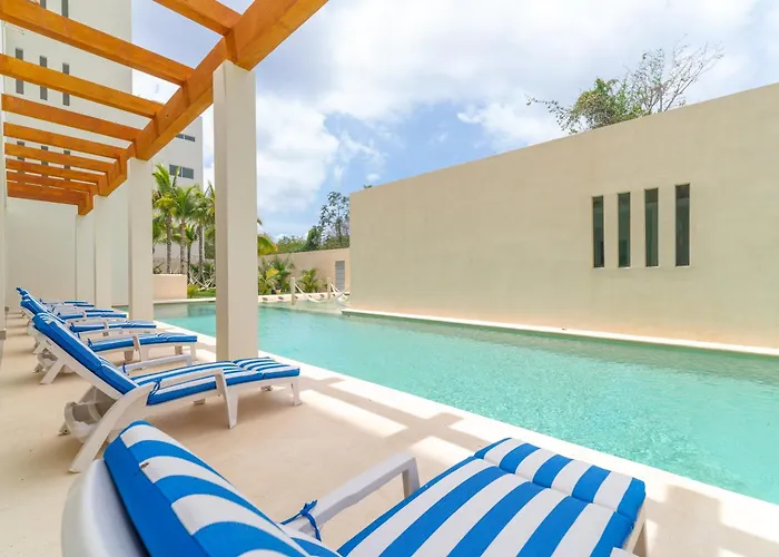 2 Bd With Balcony Gym Rooftop Pool Hot Tub Сasa de vacaciones