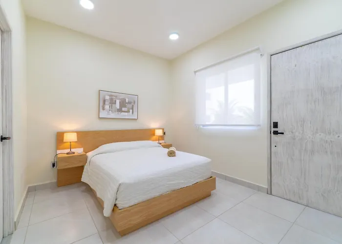 Сasa de vacaciones 2 Bd With Balcony Gym Rooftop Pool Hot Tub