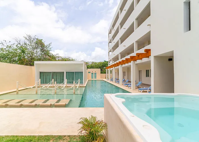 Сasa de vacaciones 2 Bd With Balcony Gym Rooftop Pool Hot Tub Playa del Carmen