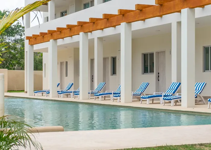 2 Bd With Balcony Gym Rooftop Pool Hot Tub * Playa del Carmen
