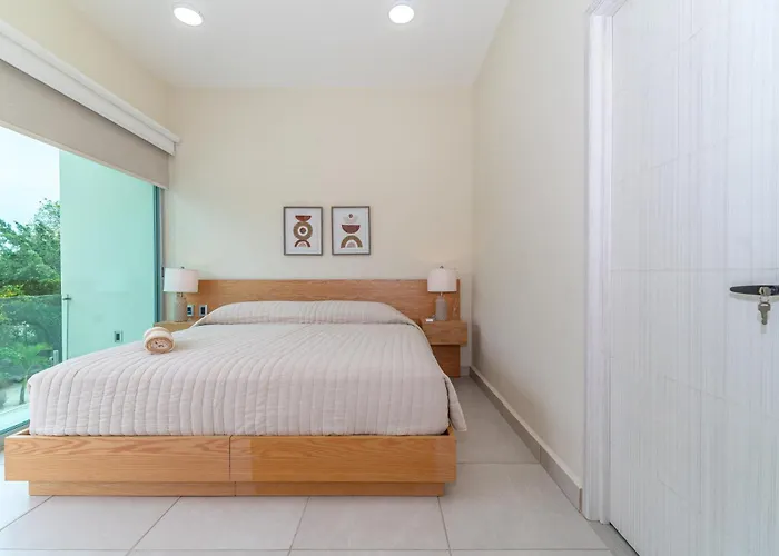 2 Bd With Balcony Gym Rooftop Pool Hot Tub Сasa de vacaciones *