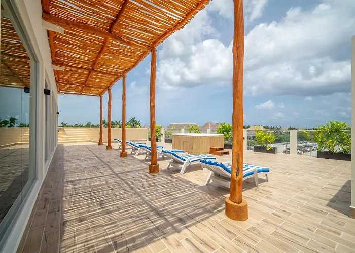 2 Bd With Balcony Gym Rooftop Pool Hot Tub Playa del Carmen