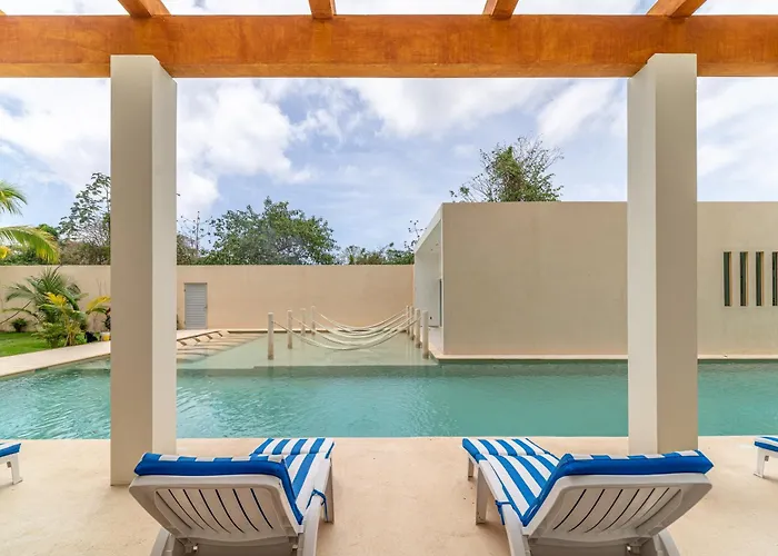 2 Bd With Balcony Gym Rooftop Pool Hot Tub * Playa del Carmen